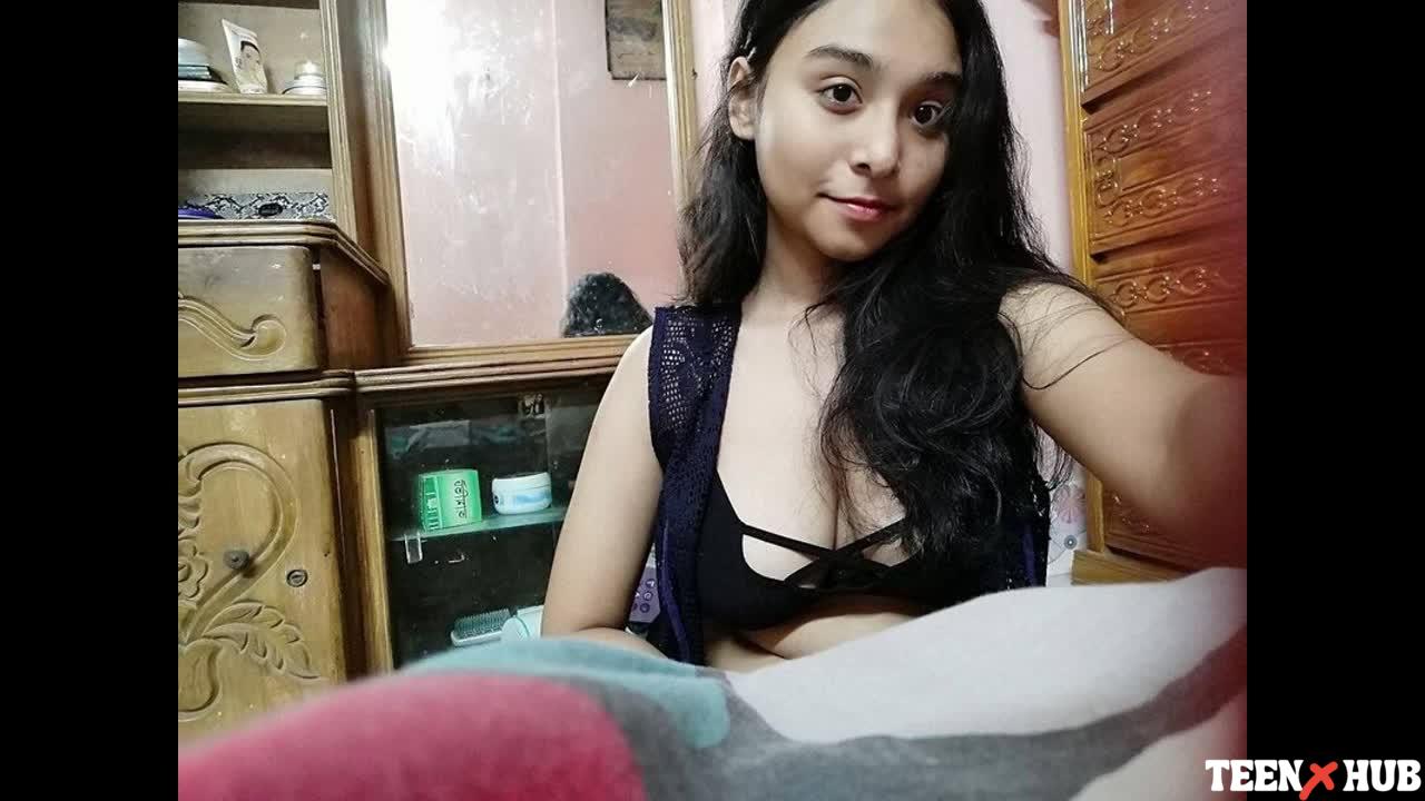 Horny GF Giving Blowjob Fingering 5 Clip