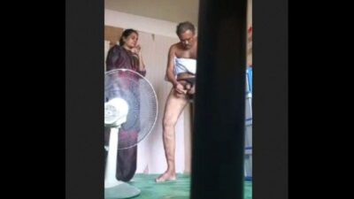 sasur bahu trying