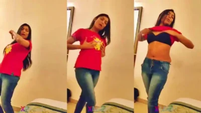 स्तन दिखाती Hot Girl MMS