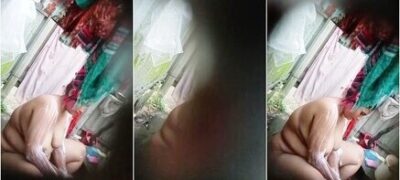 Village Bhabhi Bathing Secretly Recorded By Local Boy