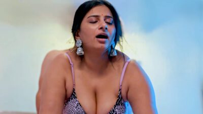 Nayi Padosan EP5 Hot Hindi Hulchul Web Series