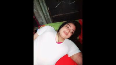 Sexy Married Bhabi Showing Lover