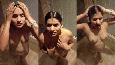 Sexy Nude Girl Bathing XXX Video